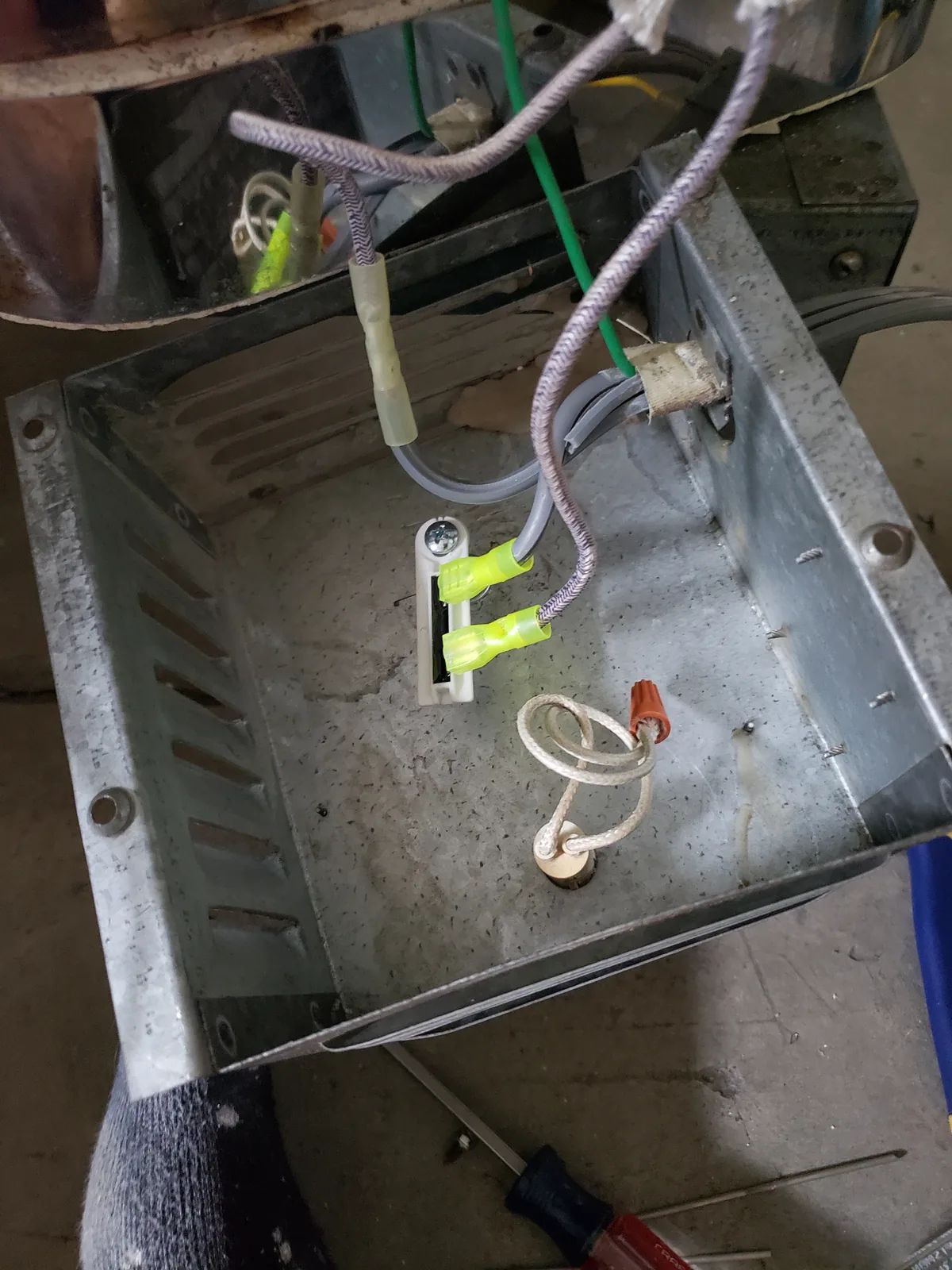 Thermal fuse installation